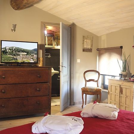 La Casa De Boulbon Acomodação com café da manhã Quarto foto